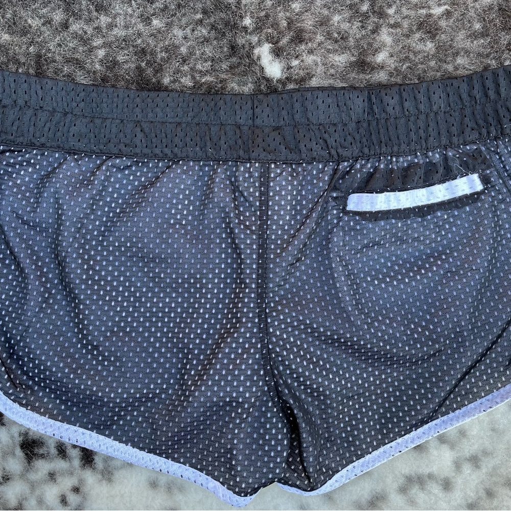 Hurley Women Medium Black White Mesh Hot Shorts Low Rise Reflective Back Pocket - Picture 4 of 7